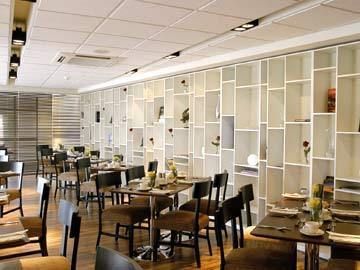 Protea Colosseum Hotel 4*